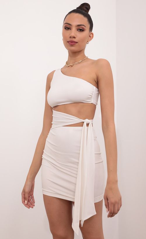Picture Kamila Cutout Dress in Ivory Shimmer. Source: https://media.lucyinthesky.com/data/Mar21_2/500xAUTO/1V9A7146.JPG