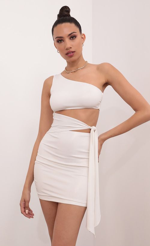 Picture Kamila Cutout Dress in Ivory Shimmer. Source: https://media.lucyinthesky.com/data/Mar21_2/500xAUTO/1V9A7159.JPG