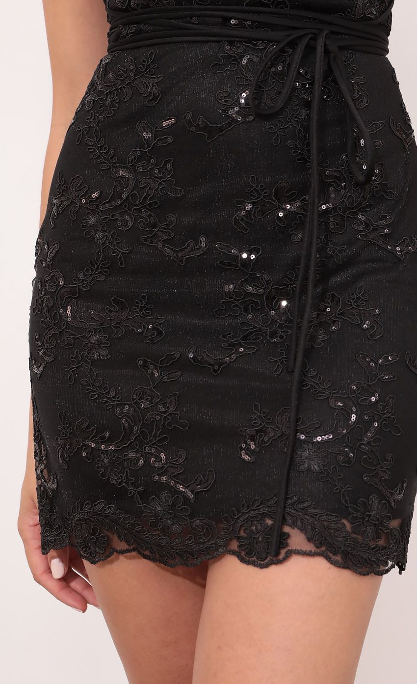 Camila Scallop Sequin Lace Bodycon in Black | LUCY IN THE SKY