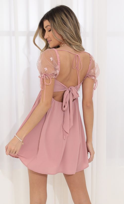 Picture Emerson Baby Doll Dress in Pink Butterfly. Source: https://media.lucyinthesky.com/data/Mar22_1/500xAUTO/1V9A5806.JPG