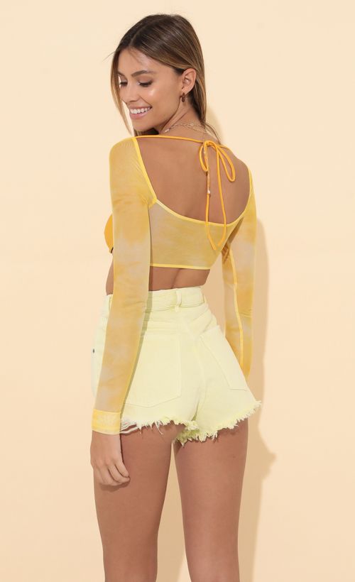 Picture Jax Long Sleeve Top in Yellow. Source: https://media.lucyinthesky.com/data/Mar22_2/500xAUTO/1V9A1787.JPG
