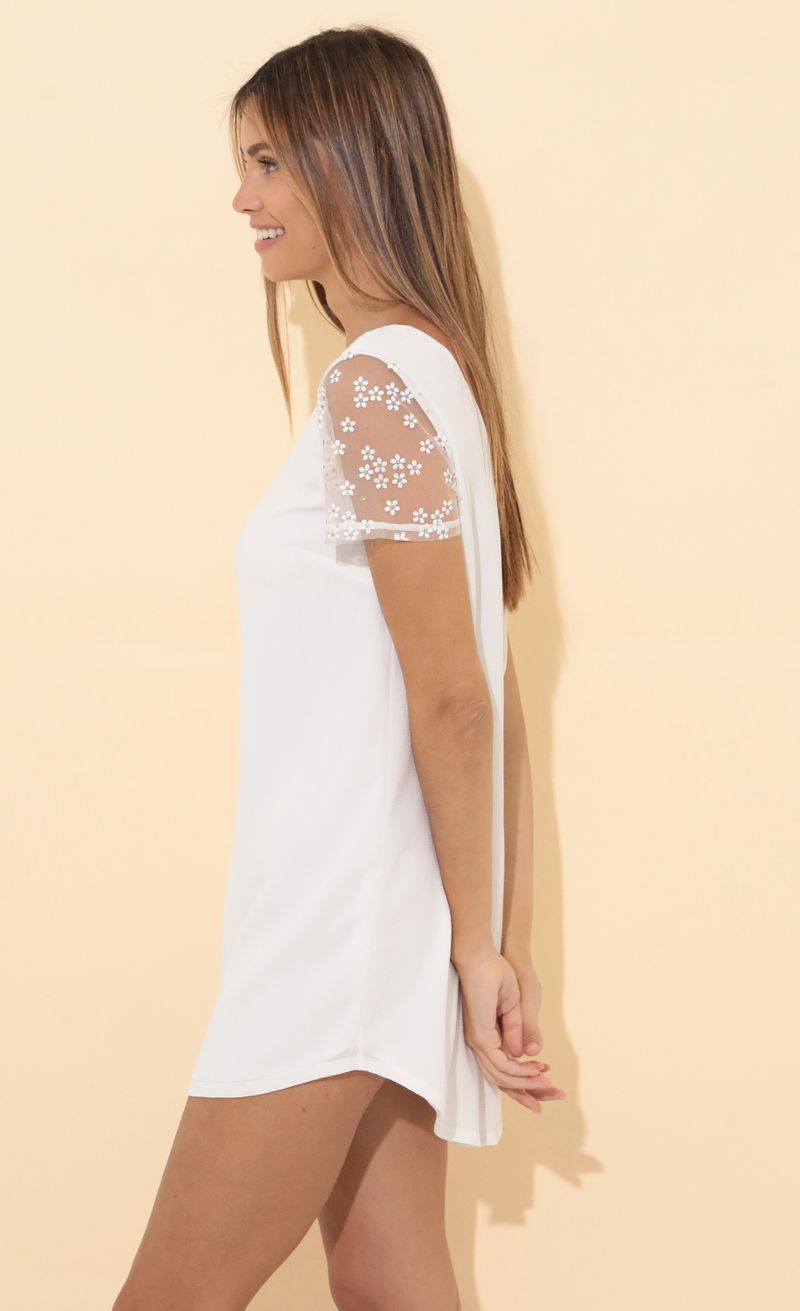 Picture Tonya Shirt Dress in White floral. Source: https://media.lucyinthesky.com/data/Mar22_2/800xAUTO/1V9A0018.JPG