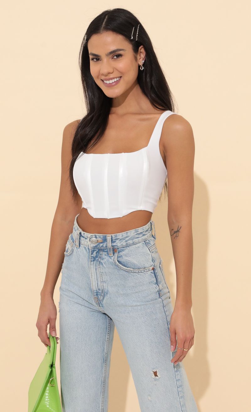 Picture Morgan Corset Top in White. Source: https://media.lucyinthesky.com/data/Mar22_2/800xAUTO/1V9A7157.JPG