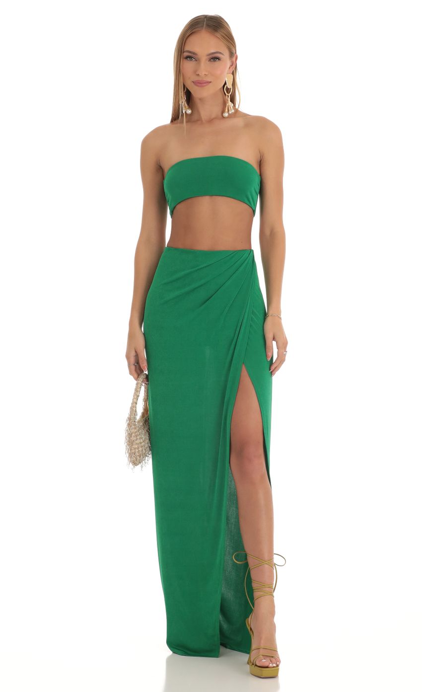 Picture Lizzo Two Piece Skirt Set in Green. Source: https://media.lucyinthesky.com/data/Mar23/850xAUTO/d47df3e5-047a-4a16-8ce1-b39cf607e198.jpg