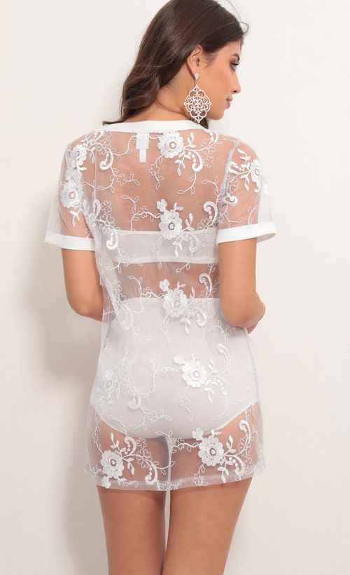 Picture White Floral Lace Three Piece Set. Source: https://media.lucyinthesky.com/data/May19_1/500xAUTO/781A7899.JPG