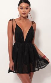 Picture thumb Skylar Love Ties Dress in Black Shimmer. Source: https://media.lucyinthesky.com/data/May19_2/170xAUTO/781A8128.JPG