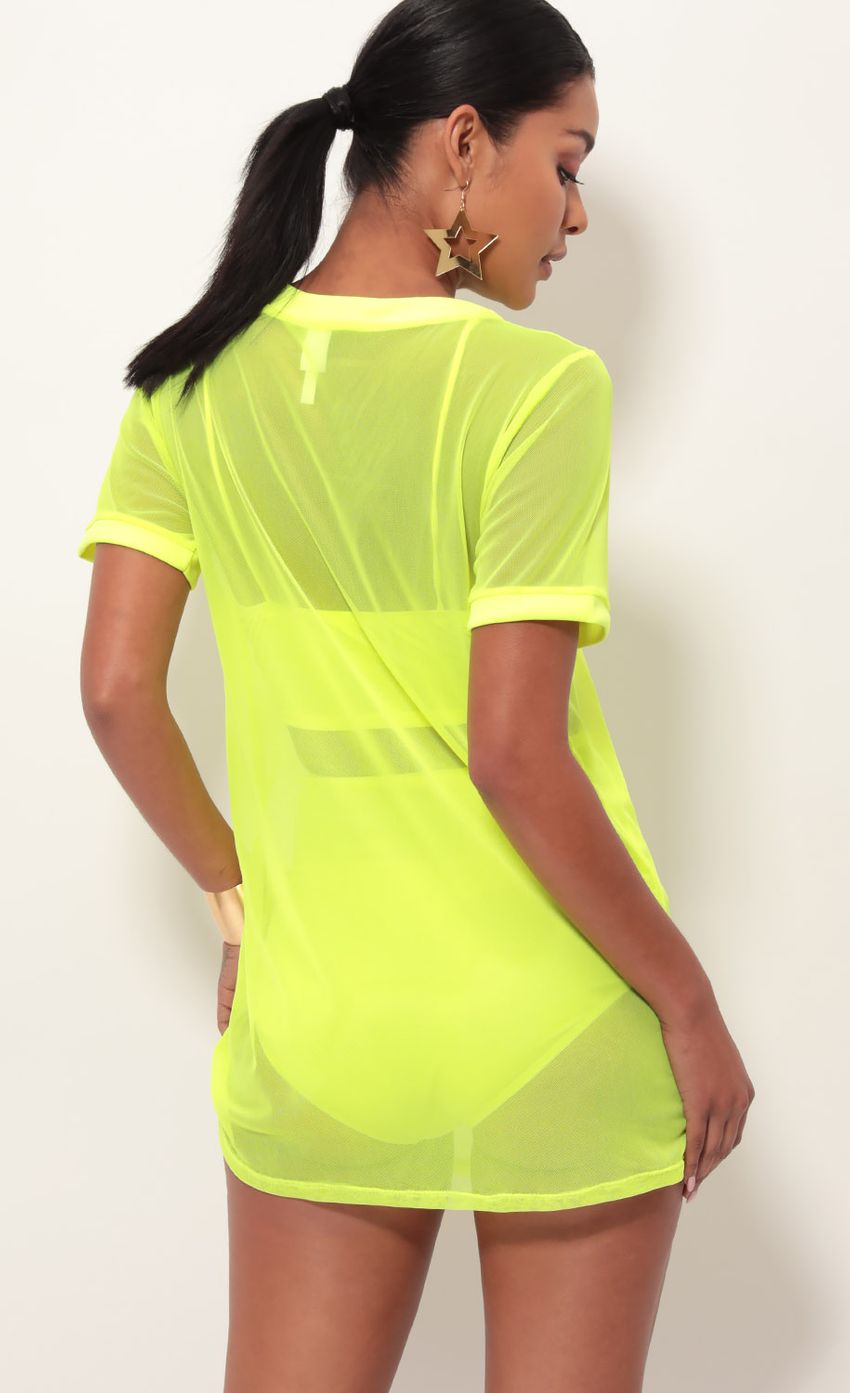 Picture Neon Yellow Edge Three Piece Set. Source: https://media.lucyinthesky.com/data/May19_2/850xAUTO/781A8403.JPG