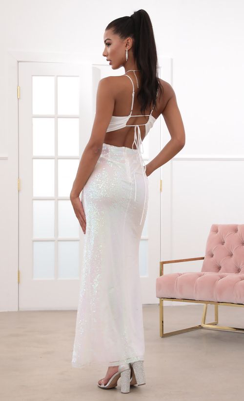 Picture Gala Sequin Luxe Maxi in Iridescent white. Source: https://media.lucyinthesky.com/data/May20_2/500xAUTO/781A1070.JPG