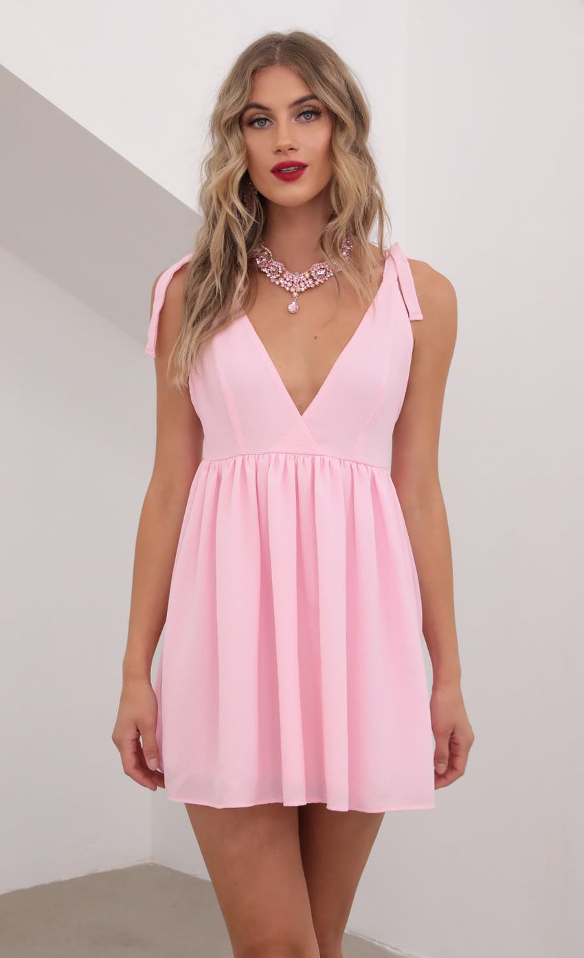 Picture Veronica Ties A-line Dress in Light Pink. Source: https://media.lucyinthesky.com/data/May20_2/850xAUTO/781A0248.JPG