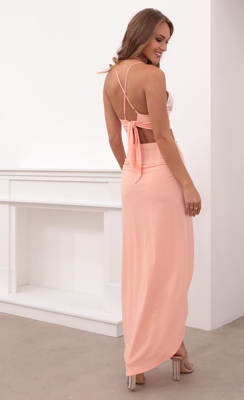 Picture Chase Maxi Set in White and Salmon. Source: https://media.lucyinthesky.com/data/May21_1/500xAUTO/1V9A0361.JPG