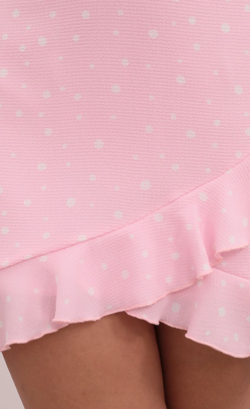Picture Ryanne Sweetheart Dress in Pink Polkadot. Source: https://media.lucyinthesky.com/data/May21_1/800xAUTO/1V9A6031.JPG