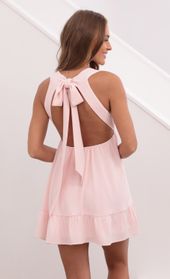 Picture thumb Anastasia Plunge V-neck Dress in Pink. Source: https://media.lucyinthesky.com/data/May21_2/170xAUTO/1V9A3492.JPG