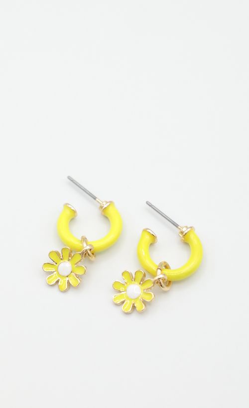 Picture Wandering Spirit Earring in Yellow. Source: https://media.lucyinthesky.com/data/May22_1/500xAUTO/1J7A0024.JPG
