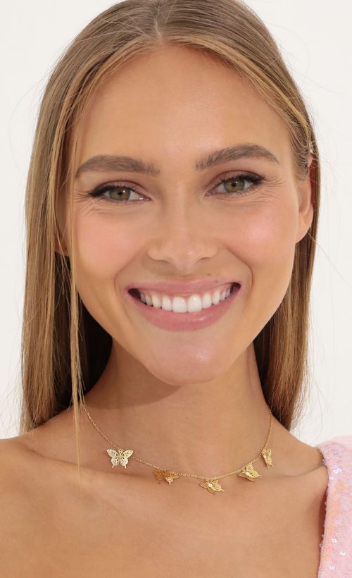Picture Sweet like Sugar Necklace in Gold. Source: https://media.lucyinthesky.com/data/May22_1/500xAUTO/1V9A3200.JPG