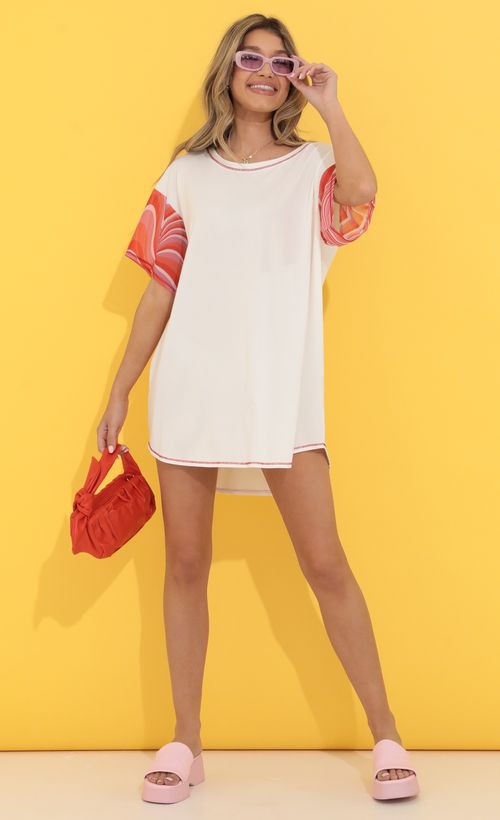 Picture Lessie Shirt Dress in White and Red Swirl. Source: https://media.lucyinthesky.com/data/May22_1/500xAUTO/1V9A9182.JPG