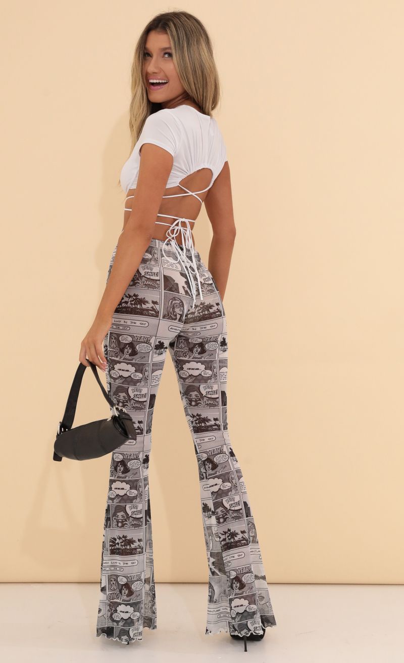 Picture Atlanta Mesh Lucy Comic Pants in Black and White. Source: https://media.lucyinthesky.com/data/May22_1/800xAUTO/1V9A0108.JPG
