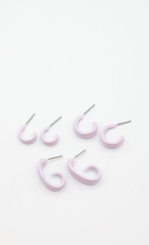 Picture Talk Of The Town Earring Set in Purple. Source: https://media.lucyinthesky.com/data/May22_2/500xAUTO/1J7A0004.JPG