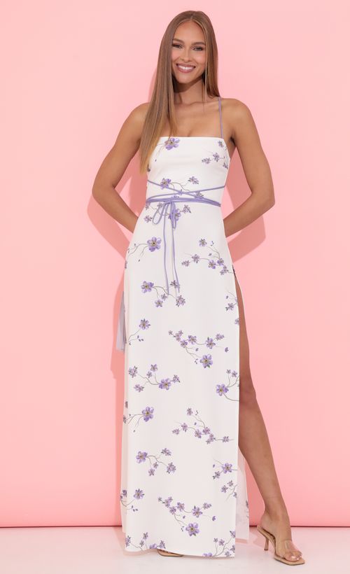 Picture Starstruck Floral Crepe Maxi Dress in White. Source: https://media.lucyinthesky.com/data/May22_2/500xAUTO/1V9A0838.JPG