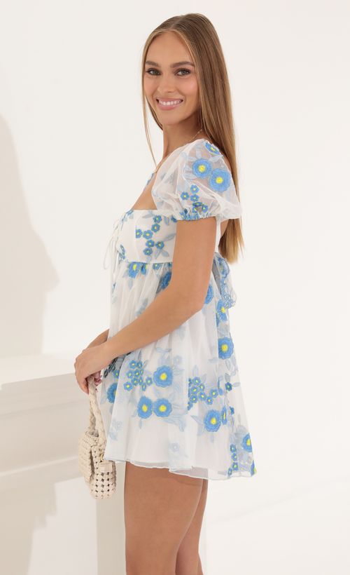 Picture Dalilah Baby Doll Dress in White Floral. Source: https://media.lucyinthesky.com/data/May22_2/500xAUTO/1V9A1383.JPG