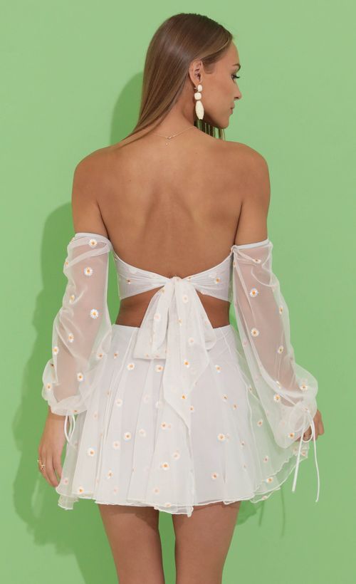 Picture Eve Floral Tulle Two Piece Set in White. Source: https://media.lucyinthesky.com/data/May22_2/500xAUTO/1V9A2480.JPG