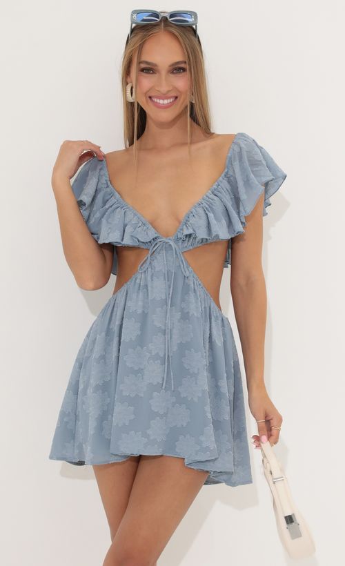 Picture Gisele Floral Crepe Dress Blue. Source: https://media.lucyinthesky.com/data/May22_2/500xAUTO/1V9A6225.JPG