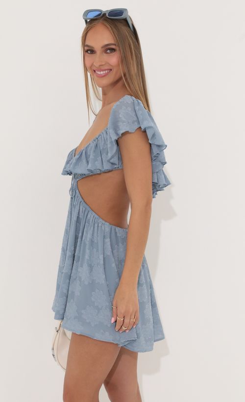 Picture Gisele Floral Crepe Dress Blue. Source: https://media.lucyinthesky.com/data/May22_2/500xAUTO/1V9A6260.JPG