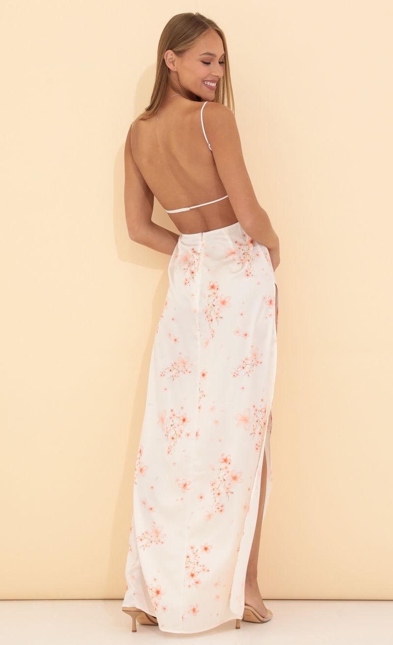 Picture Aviana Floral Crepe Satin Maxi in White. Source: https://media.lucyinthesky.com/data/May22_2/800xAUTO/1V9A1260.JPG