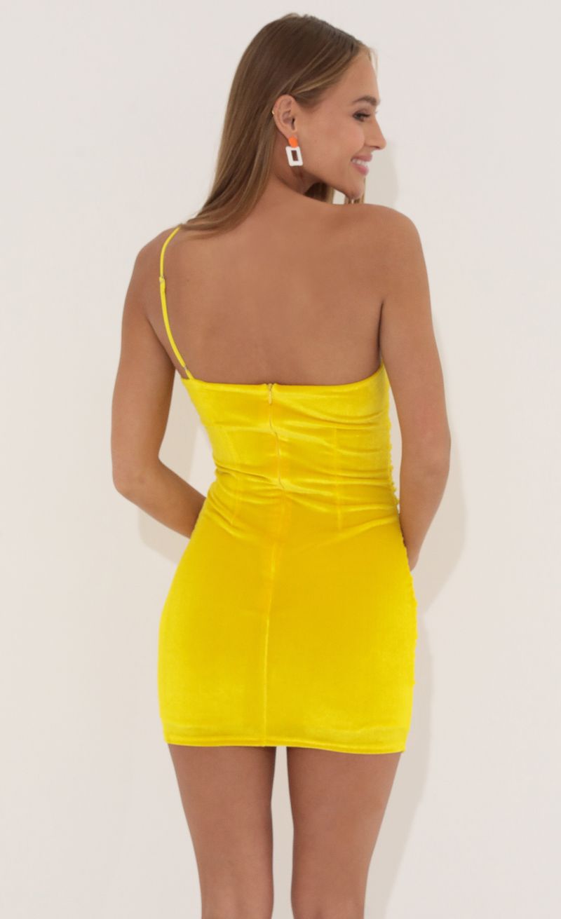 Picture Louella One Shoulder Velvet Dress in Yellow. Source: https://media.lucyinthesky.com/data/May22_2/800xAUTO/1V9A64261.JPG