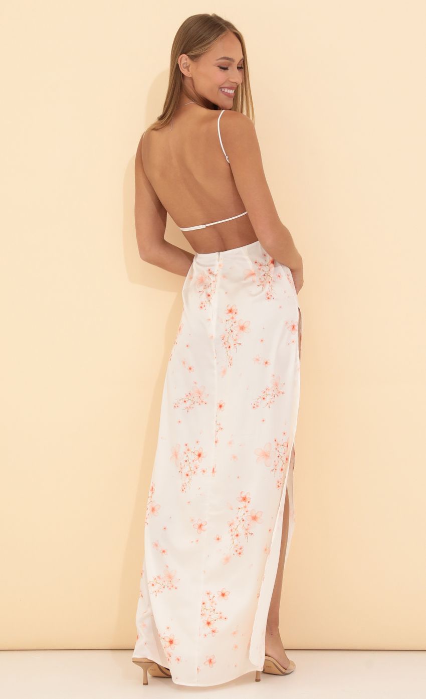 Picture Aviana Floral Crepe Satin Maxi in White. Source: https://media.lucyinthesky.com/data/May22_2/850xAUTO/1V9A1260.JPG