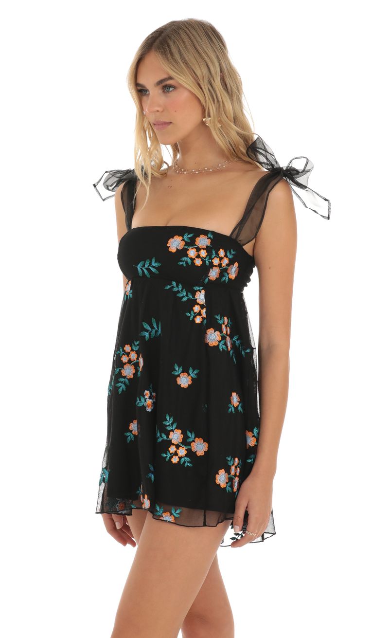 Louis Vuitton Black Wool A-Line Petal Embroidered Dress – Boutique