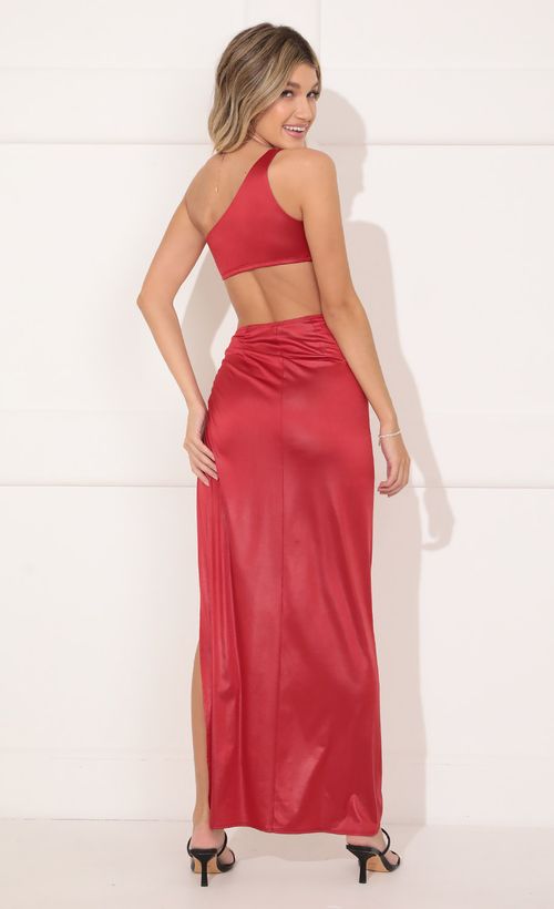 Picture Chrishell Two Piece Set in Red. Source: https://media.lucyinthesky.com/data/Nov21_1/500xAUTO/1V9A4984.JPG