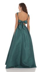 Picture Square Neck Fit and Flare Maxi Dress in Green. Source: https://media.lucyinthesky.com/data/Nov23/150xAUTO/2dd5322c-2765-4d1e-a056-5983bc8bccf0.jpg