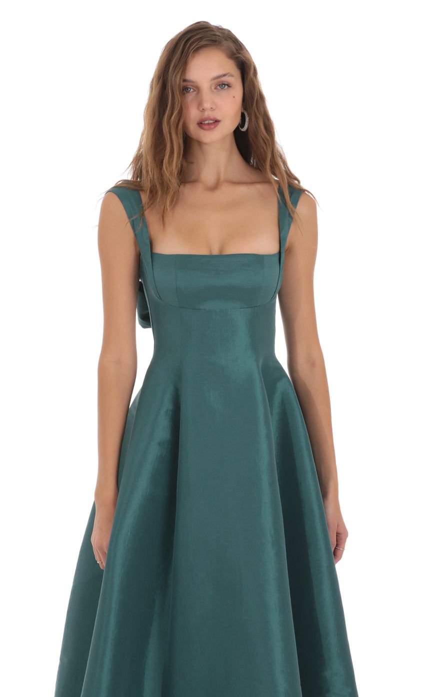 Picture Square Neck Fit and Flare Maxi Dress in Green. Source: https://media.lucyinthesky.com/data/Nov23/850xAUTO/5e6440e9-822b-4577-873d-af113e29211c.jpg