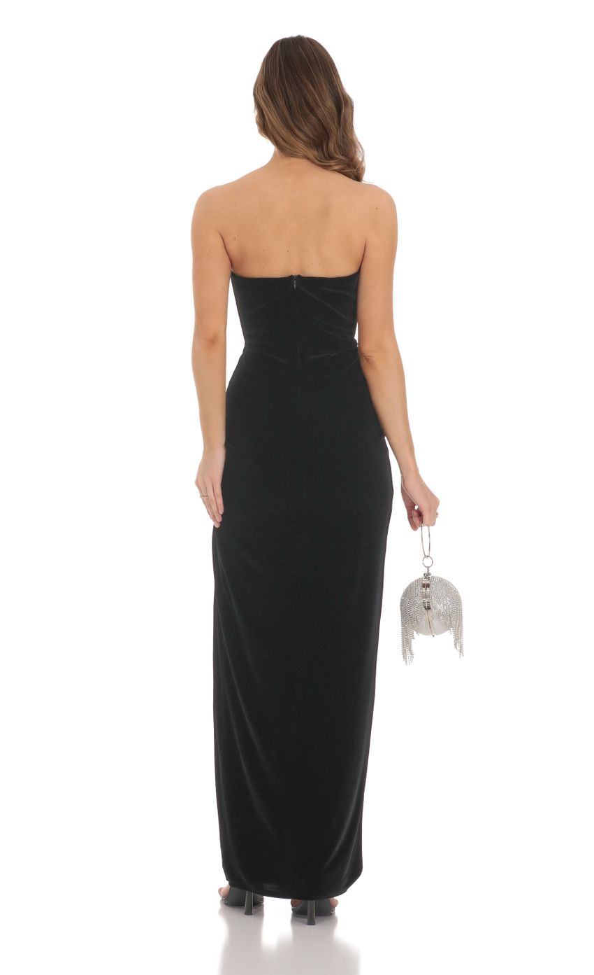 Picture Sweetheart Velvet Strapless Dress in Black. Source: https://media.lucyinthesky.com/data/Nov23/850xAUTO/bfcc102f-491e-470c-84ca-aea791ae819a.jpg