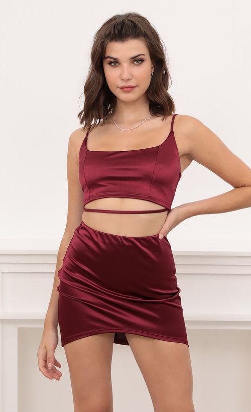 Picture Celeste Satin Edge Set in Burgundy. Source: https://media.lucyinthesky.com/data/Oct20_2/500xAUTO/1V9A5270.JPG
