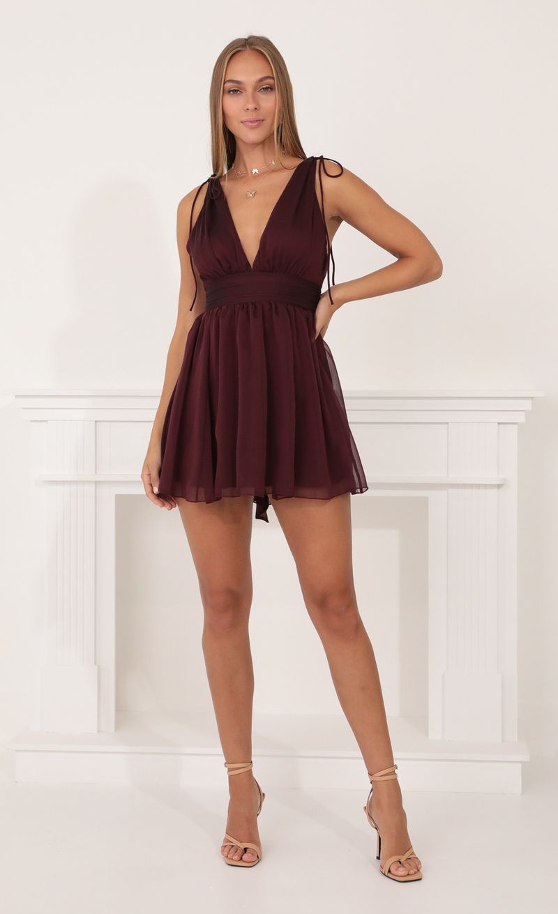 Picture Ysabel Chiffon Dress in Burgundy. Source: https://media.lucyinthesky.com/data/Oct21_1/800xAUTO/1V9A3214.JPG