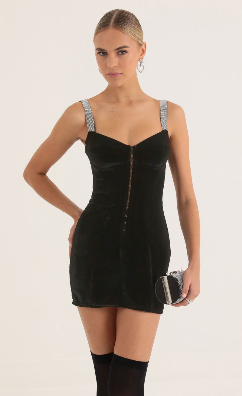 Kahri Velvet Hook and Eye Dress in Black Lucy in the Sky