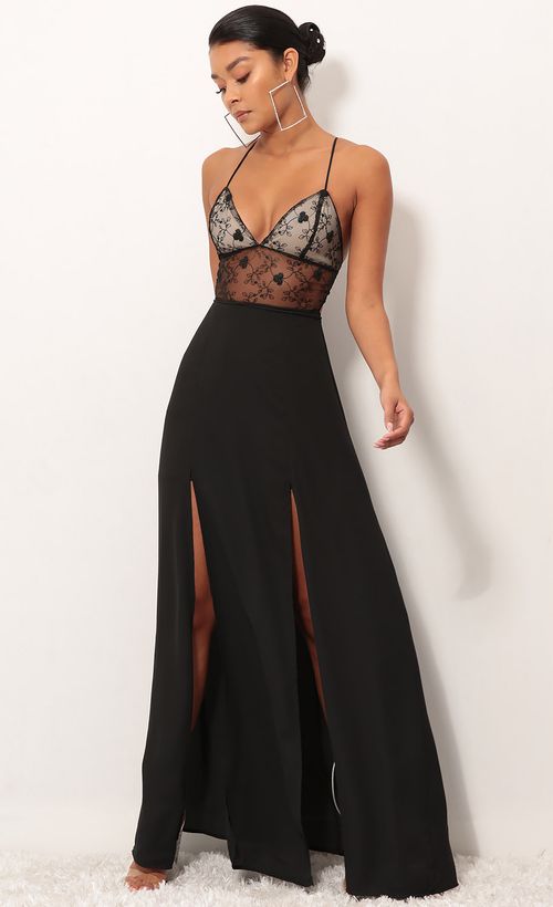 Loveable Lace Maxi Dress in Black