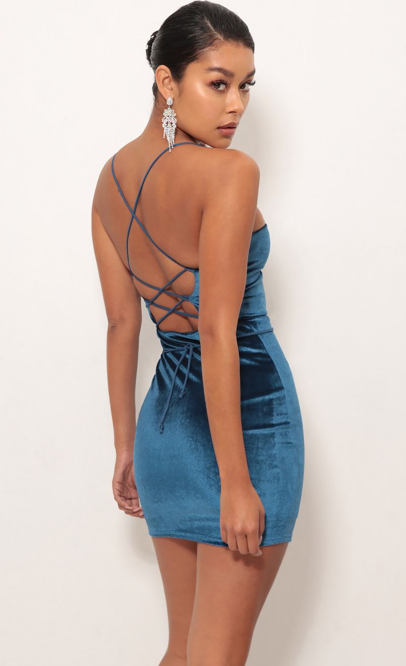 Picture Kendall Bodycon Dress in Velvet Blue. Source: https://media.lucyinthesky.com/data/Sep18_1/800xAUTO/0Y5A6988SS.JPG