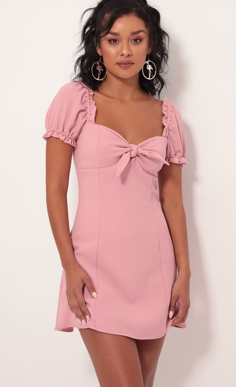 Picture Justina Puff Sleeve Dress in Mauve. Source: https://media.lucyinthesky.com/data/Sep19_1/800xAUTO/781A2297.JPG