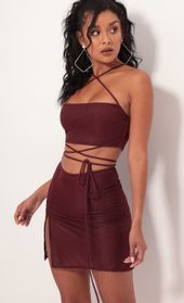 Picture thumb Leslie Shimmer Mesh Set in Burgundy. Source: https://media.lucyinthesky.com/data/Sep19_2/170xAUTO/781A3074.JPG