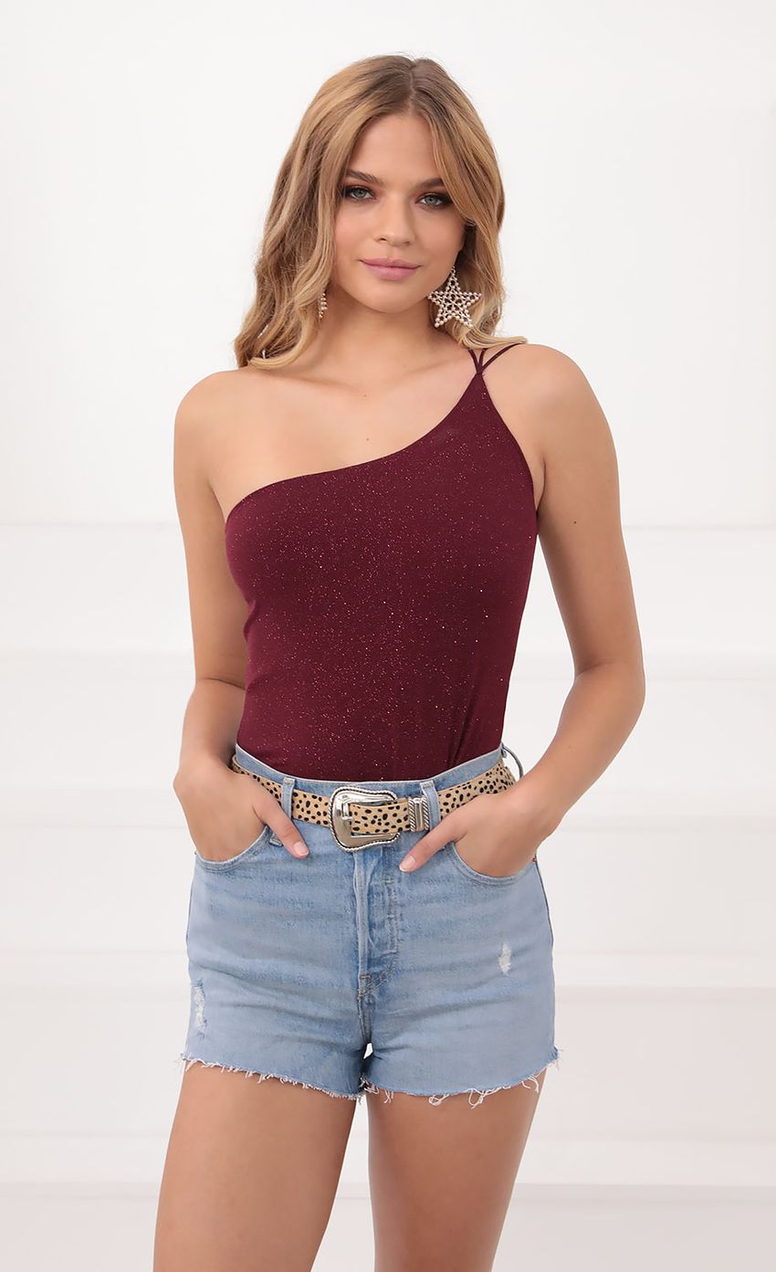 Picture Late Night Sparkling Bodysuit in Burgundy Shimmer. Source: https://media.lucyinthesky.com/data/Sep20_1/850xAUTO/781A0405.JPG