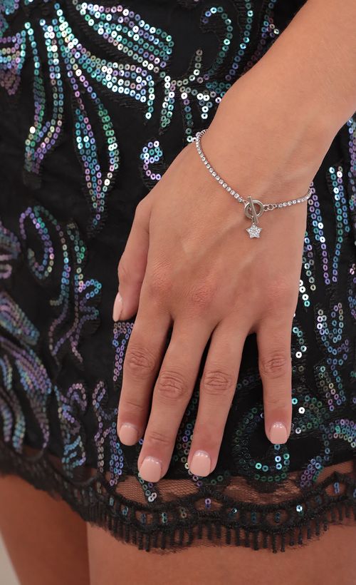 Picture Lone Star Crystal Bracelet in Silver. Source: https://media.lucyinthesky.com/data/Sep21_1/500xAUTO/1V9A3694.JPG