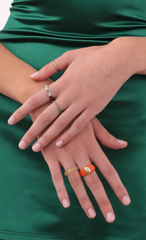 Picture Orange Blossom Ring Set. Source: https://media.lucyinthesky.com/data/Sep21_2/500xAUTO/1V9A1328.JPG
