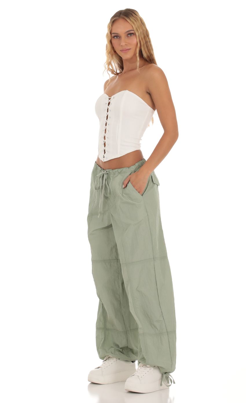 Picture Mackinley Lightweight Pants in Green. Source: https://media.lucyinthesky.com/data/Sep23/850xAUTO/3a13f31f-7df9-4003-bc22-16636e8c78aa.jpg