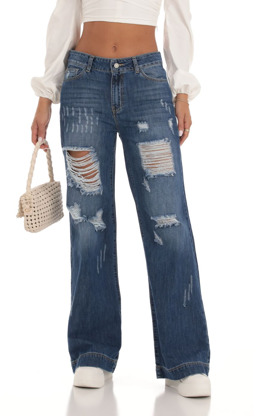 Picture Evalina Distressed Jeans. Source: https://media.lucyinthesky.com/data/Sep23/850xAUTO/6878751e-1f6a-4411-8f52-d7d819ae9a2a.jpg